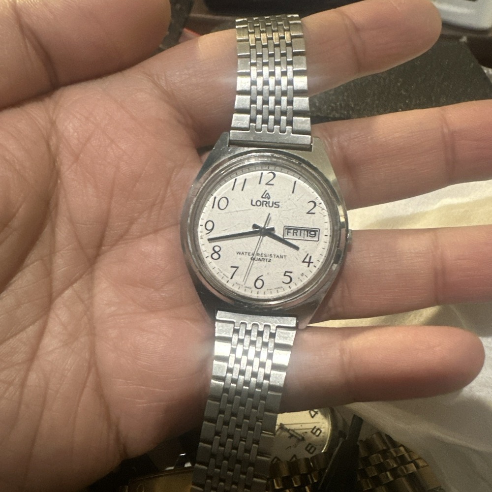 Works Vintage Lorus Men's Quartz 36MM Steel Watch Day Date Model  Y143 8020 8in"